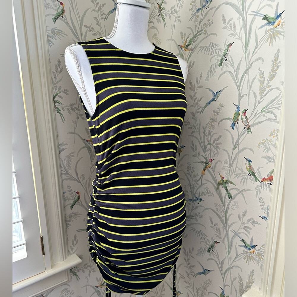 H&M Divided sleeveless dress size M